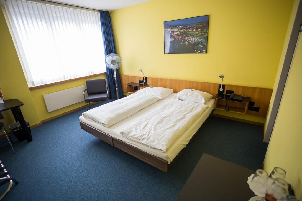 Otel X-tra